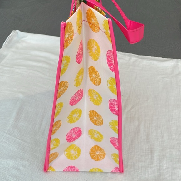 Lilly Pulitzer | Reusable shopping tote - Picture 5 of 9